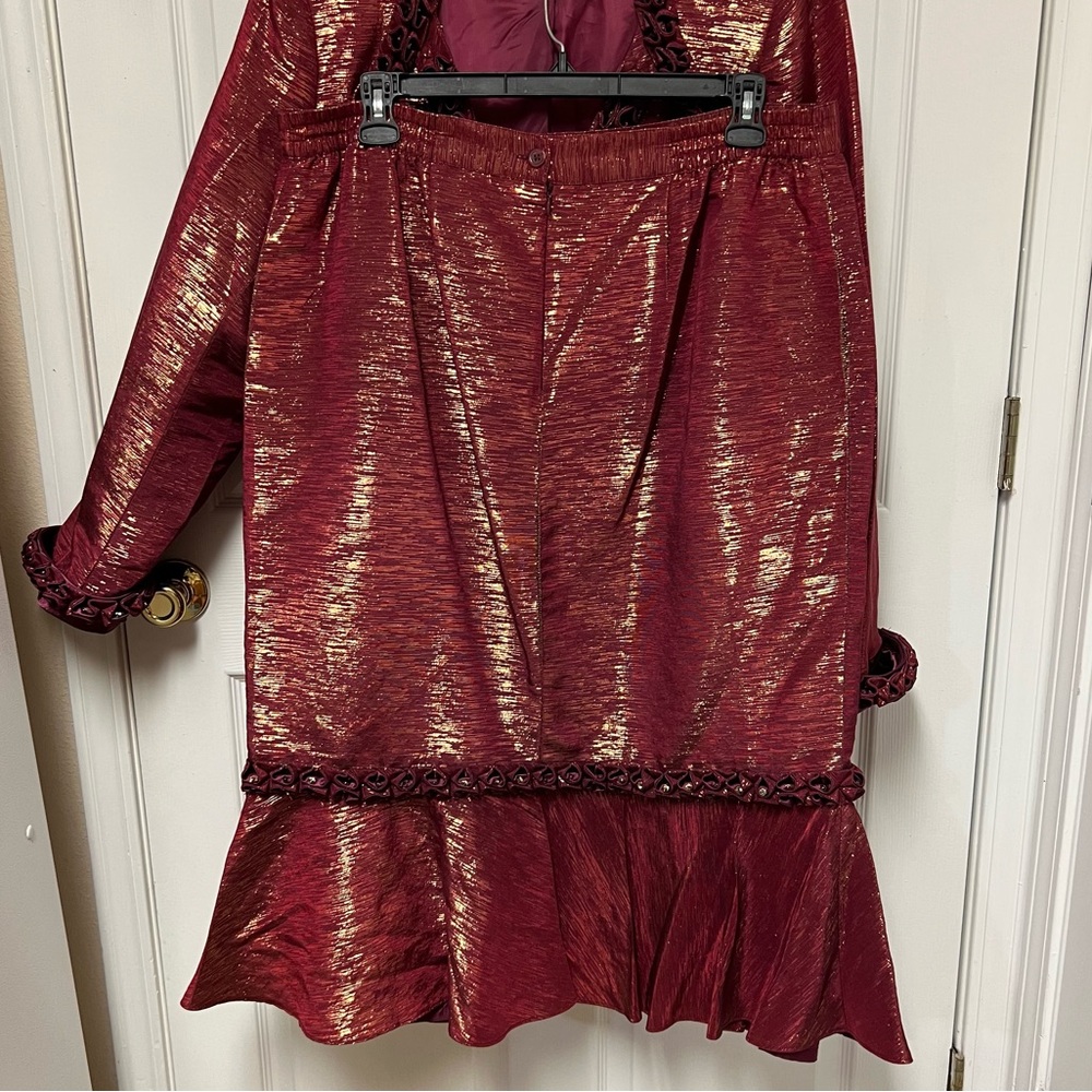 Milano Shimmering Metallic Striped Skirt Set - Picture 14 of 16